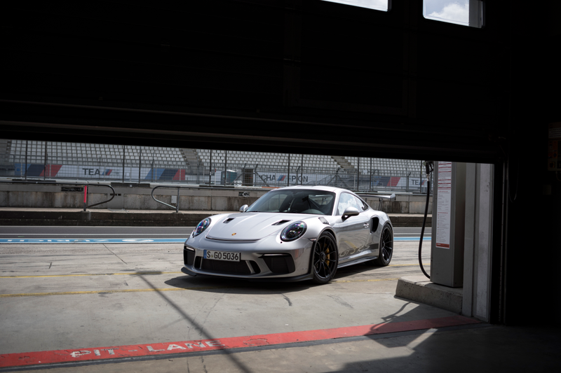 Illustration for article titled Put These Very Good 2019 Porsche 911 GT3 RS Photos In Your Life